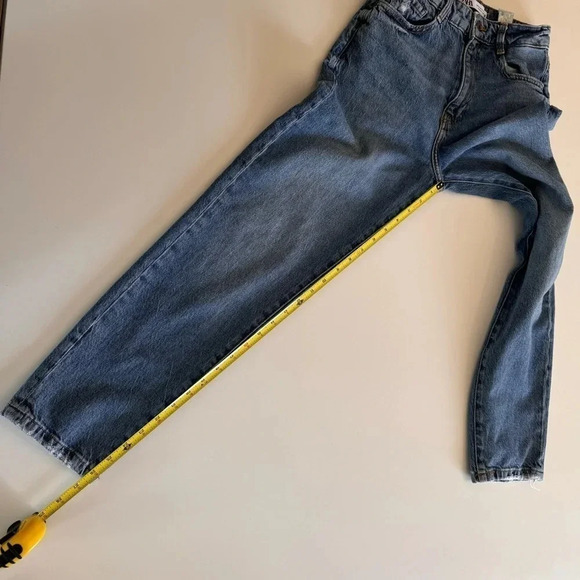 Zara- Midwash- Straight Leg Denim- Women’s 4 - Picture 14 of 16